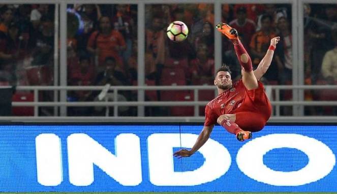 Marko Simic Kelelahan Usai Arak arakan Juara Piala Presiden Pemain persija jakarta marko simic saat tendangan salto